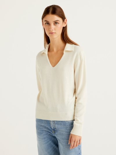 Creamy White Women's Benetton Wool And Cashmere V-neck Sweaters | AU755777